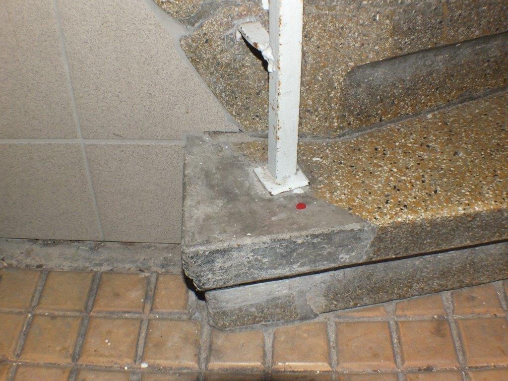 Terrazzo Stufen Reparatur vorher